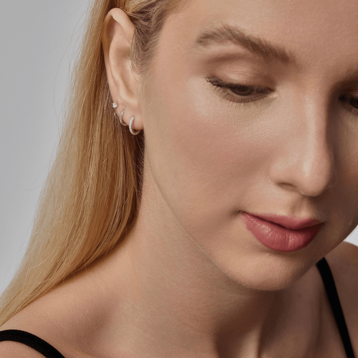 Pavé Fire Moissanite Huggie Hoops