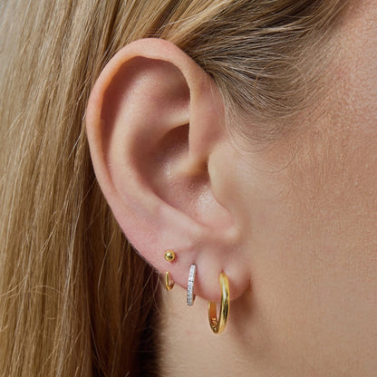 Pavé Fire Moissanite Huggie Hoops