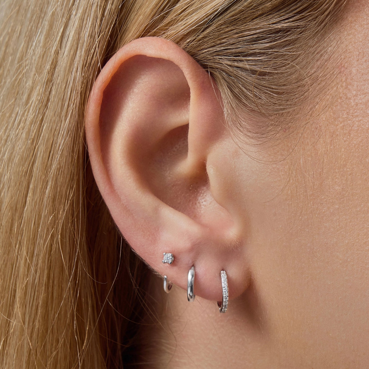 Pavé Fire Moissanite Huggie Hoops