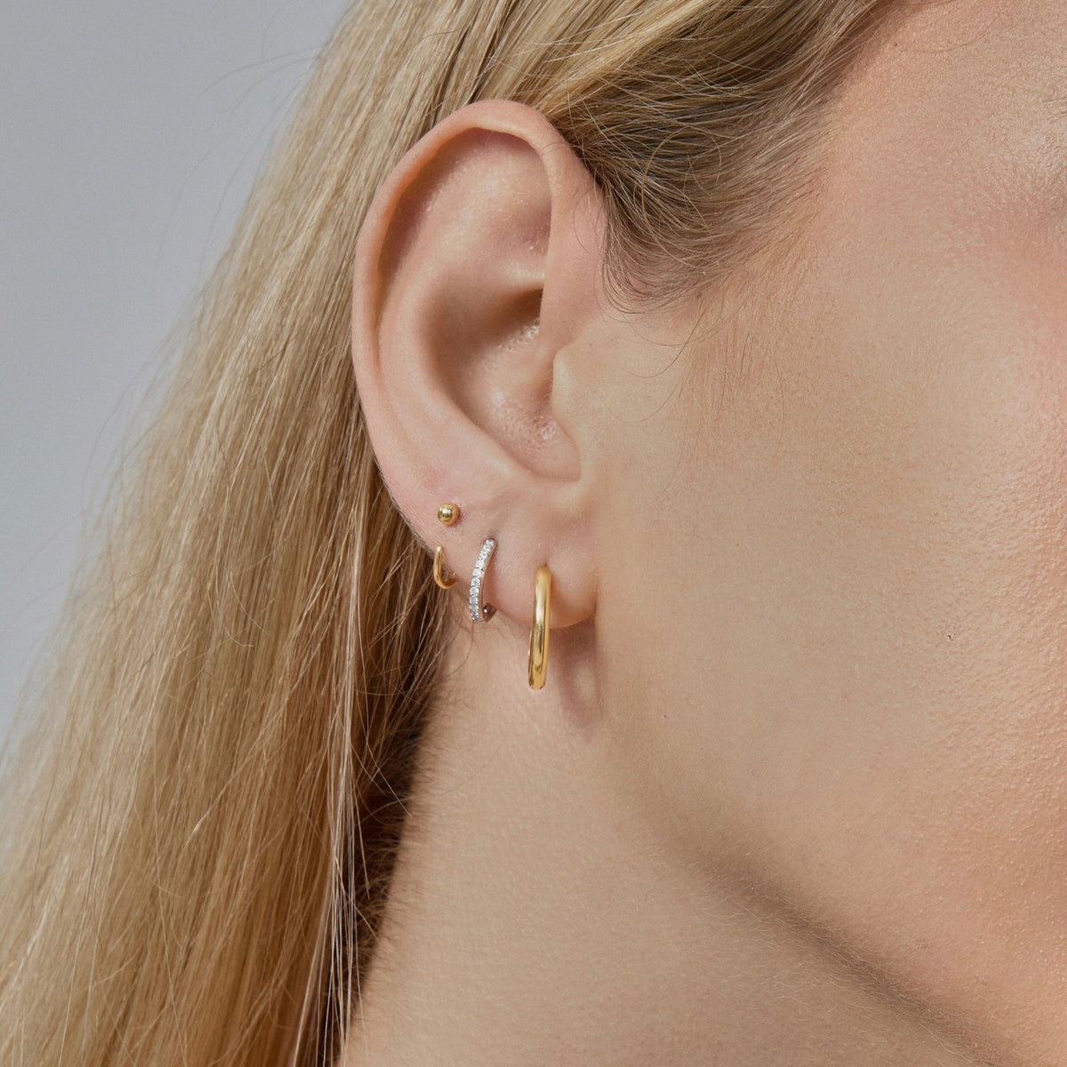 Pavé Fire Moissanite Huggie Hoops